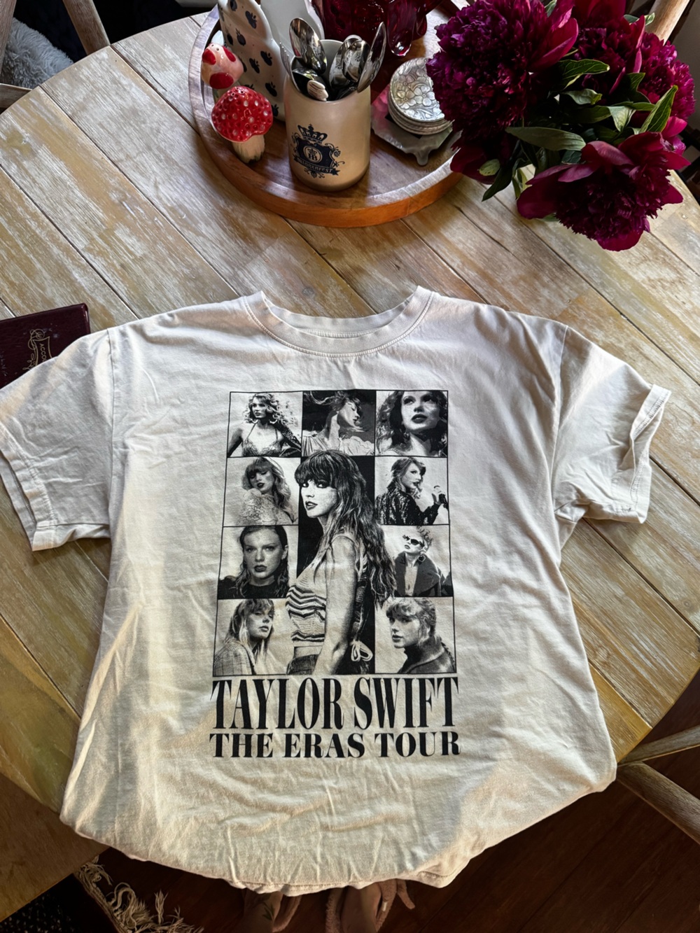 Taylor Swift Eras Tour T XL great condition